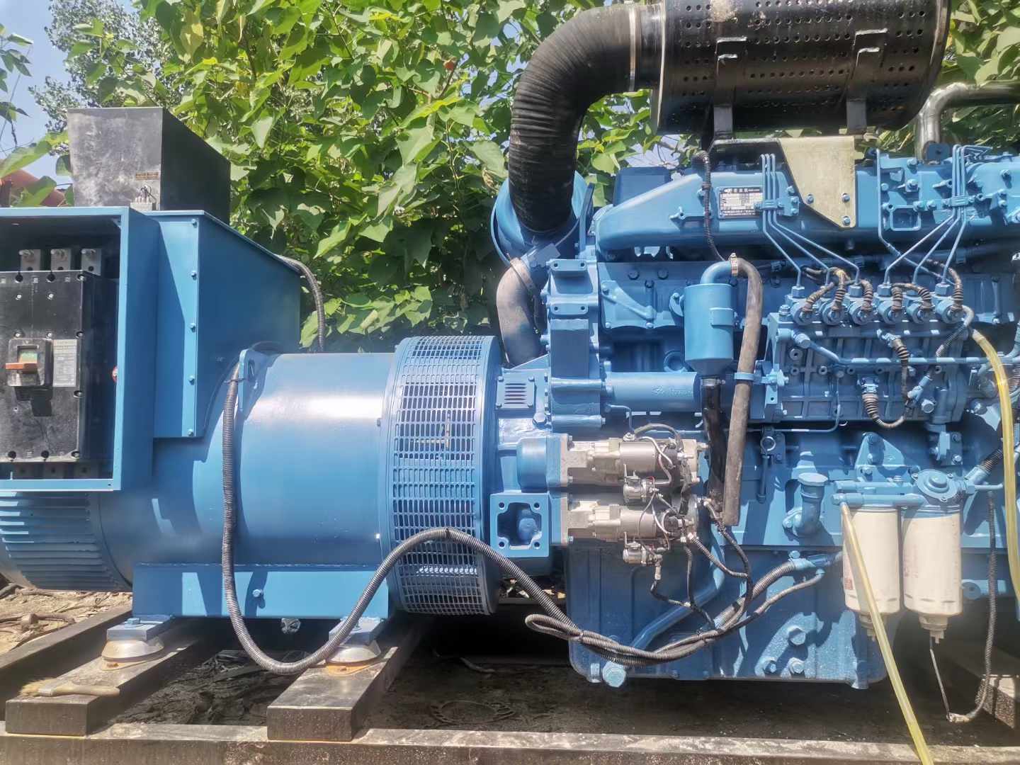 大观详细说明降低 800kW 柴油发电机输出电流波动的方法