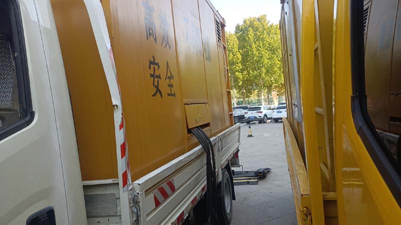 大观如何判断柴油发电机组和UPS电源的切换时间是否符合要求？